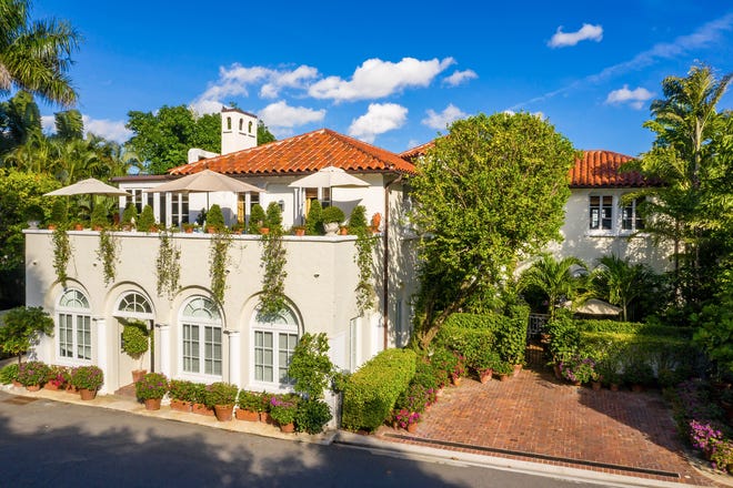 209 Phipps Plaza Palm Beach